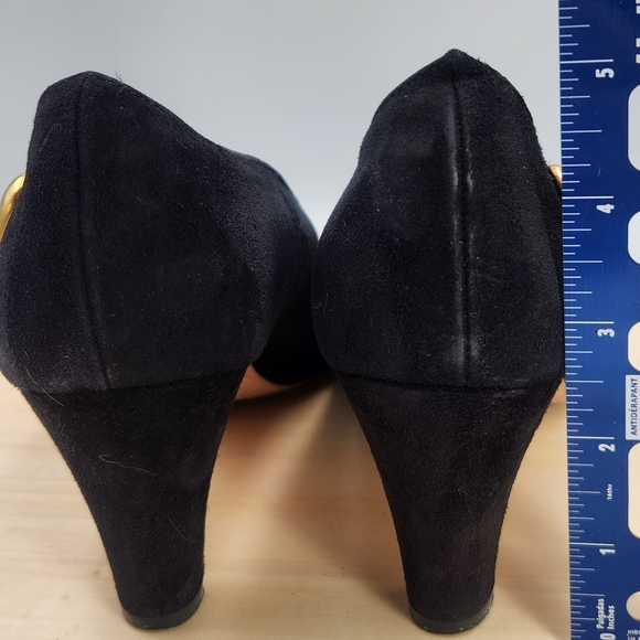 Vintage Escada Suede Pumps 1980s Black Heels with Gold Bow and Gold Heart 6.5B - Picture 5 of 14